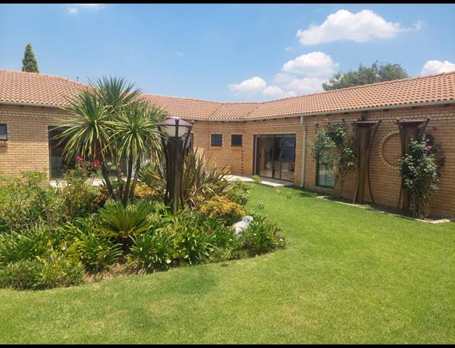 4 BEDROOM HOUSE FOR SALE IN WALDRIFT